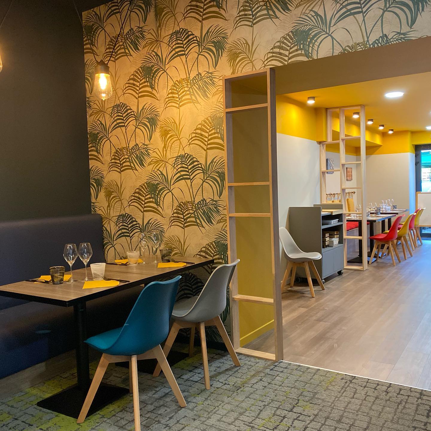 detail-mur-papier-peint-restaurant-les-halles-lydie-gatignol